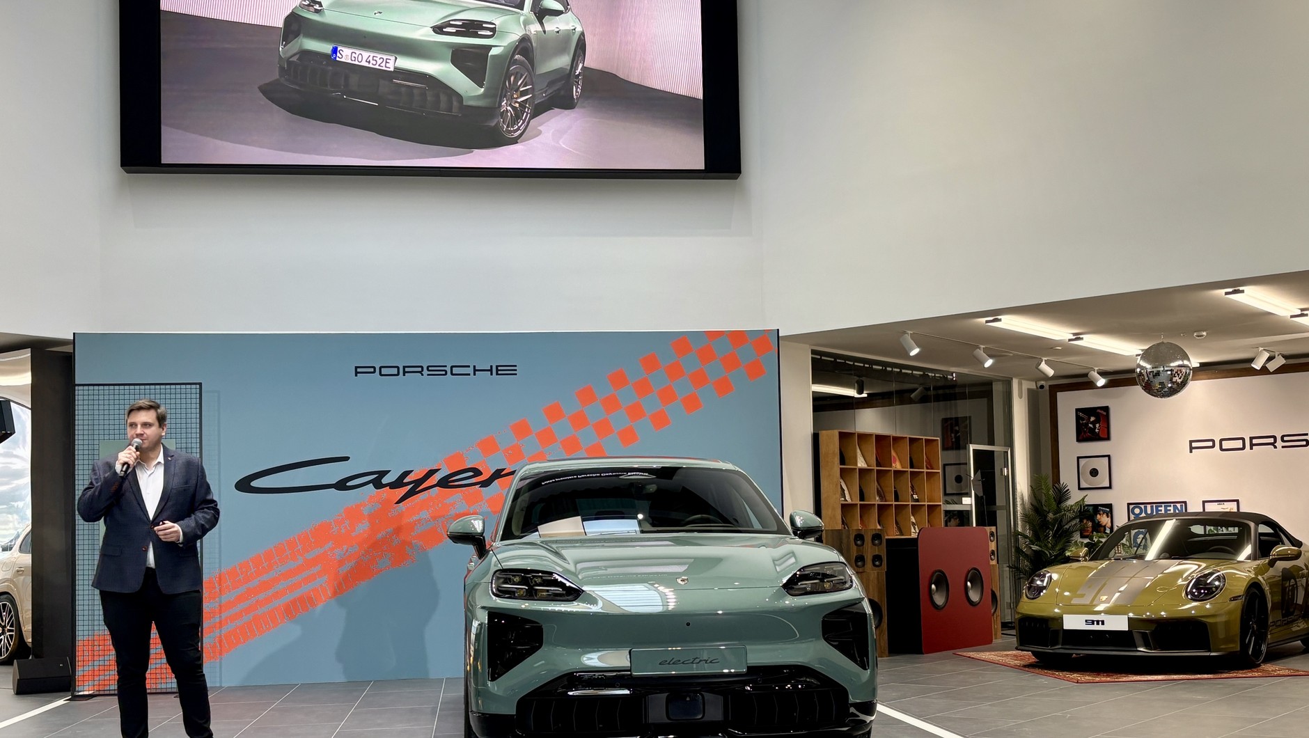 Premiera Cayenne Electric w Porsche Centrum Warszawa Wawer