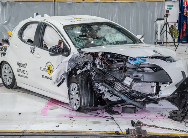 Test zderzeniowy według nowych zasad. Jak wypadła w nim nowa Toyota Yaris?
