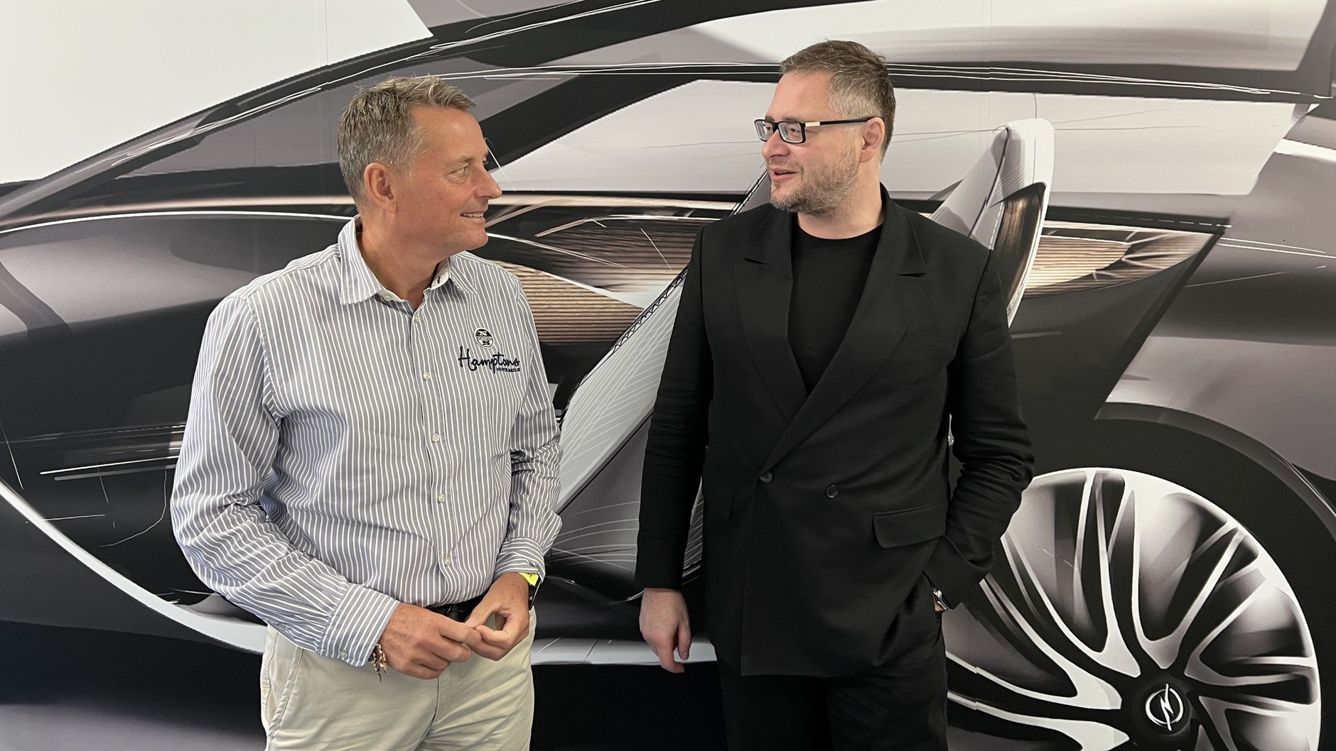 Grzegorz Zalewski (po lewej), dyrektor generalny Stellantis Polska