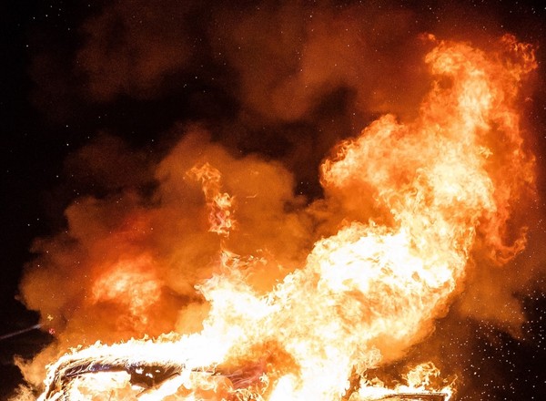 Zdumiewające dane o liczbie pożarów aut elektrycznych w Polsce. Taki jest stopień ryzyka