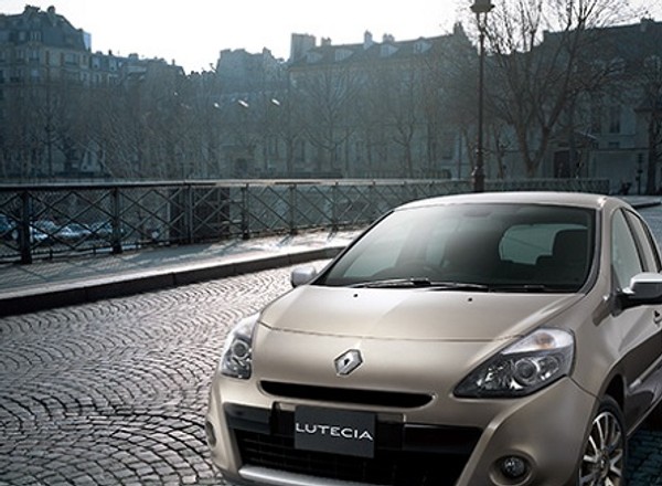 Renault Clio z Wielkiej Brytanii sprzedawane jest w Japonii