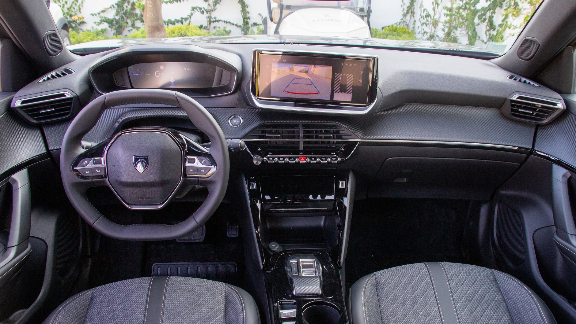 2023 Peugeot e-2008