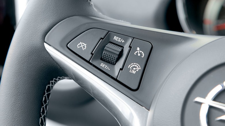 Tempomat - od 1 000 do 2 000 zł