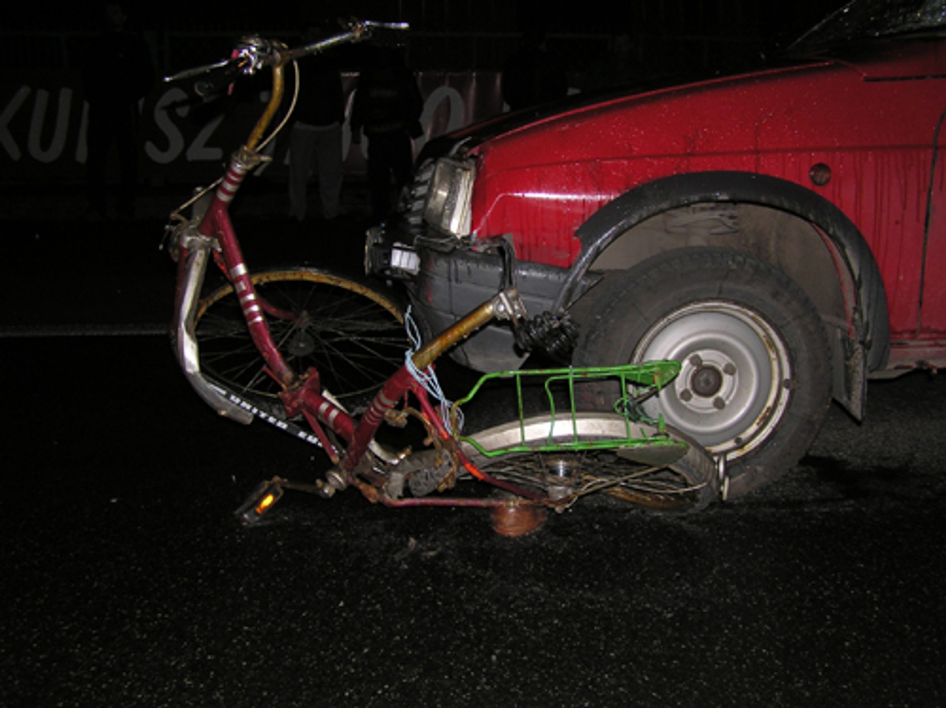 Jak na podstawie śladów policja odtwarza przebieg wypadku?