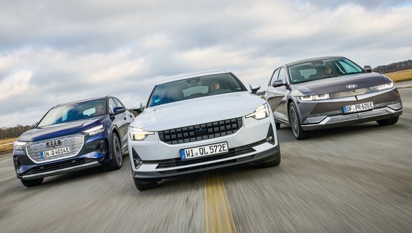 Który numer okaże się szczęśliwy? Audi Q4 e-tron, Hyundai Ioniq 5 i Polestar 2 walczą o szczyt podium!