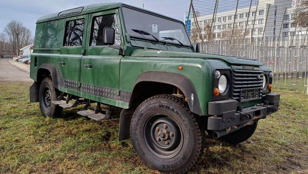Tanie auta z przetargów i licytacji służb. Co warto kupić od policji, straży i wojska