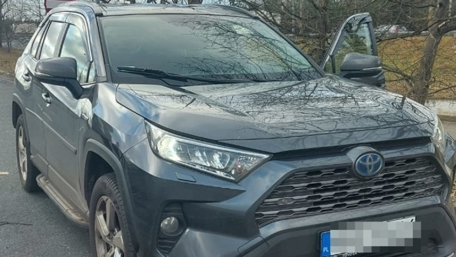 Toyota RAV4 zniknęła w Niemczech. "Wypłynęła" w Świecku