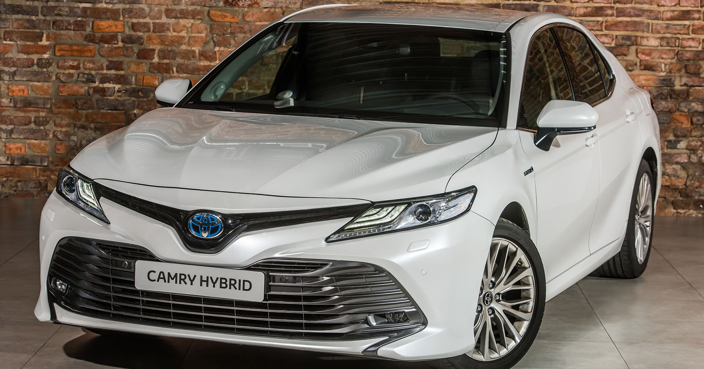 Teraz Camry będzie hybrydowe