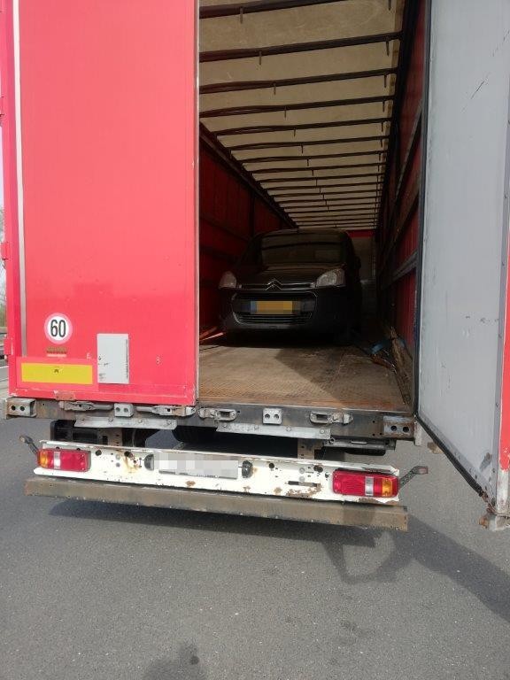 Kontrolerzy ITD zatrzymali "małżeński przewóz". Kierowca był pełen niespodzianek