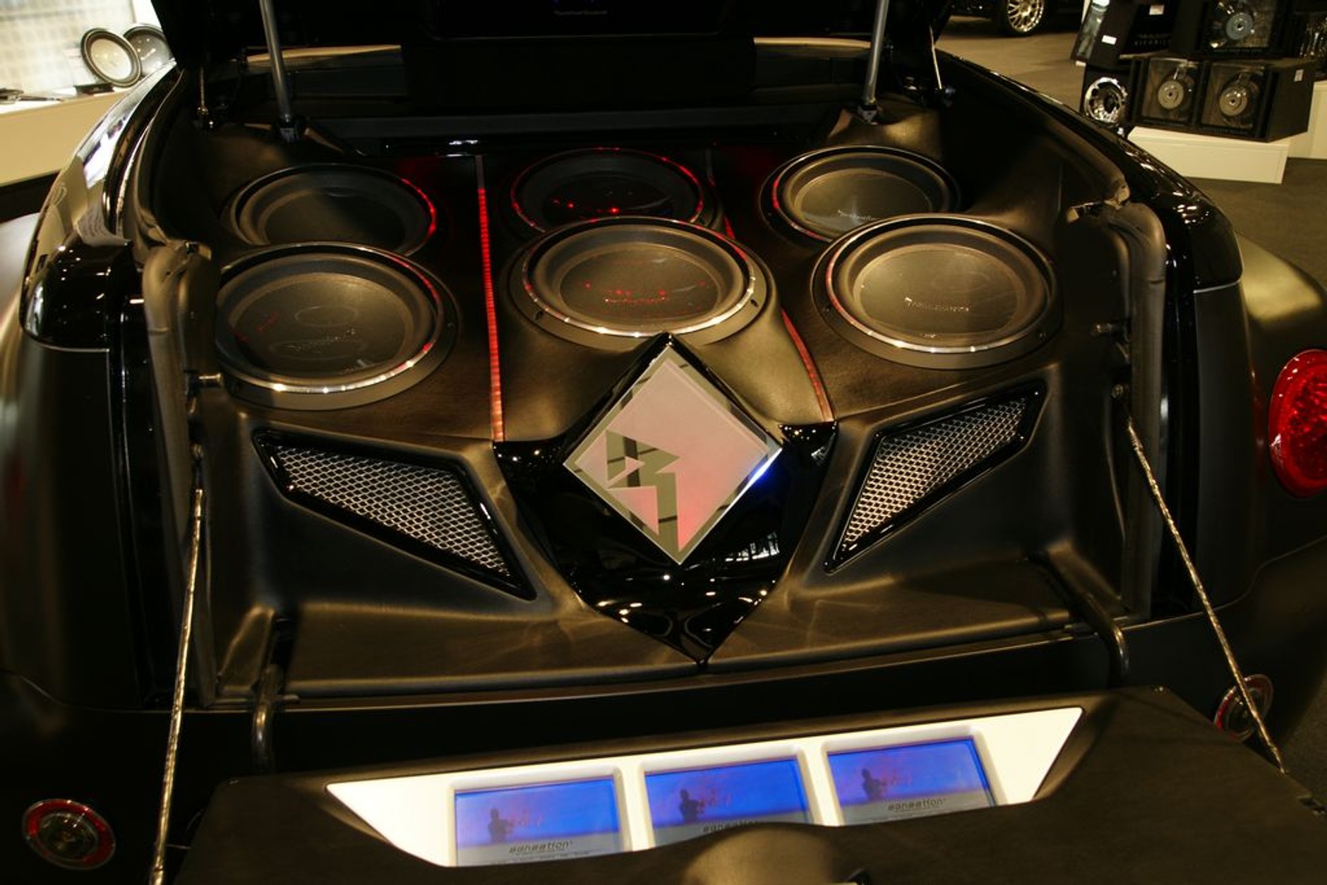 AMICOM 2010: kino, koncert i nawigacja do samochodu (galeria)