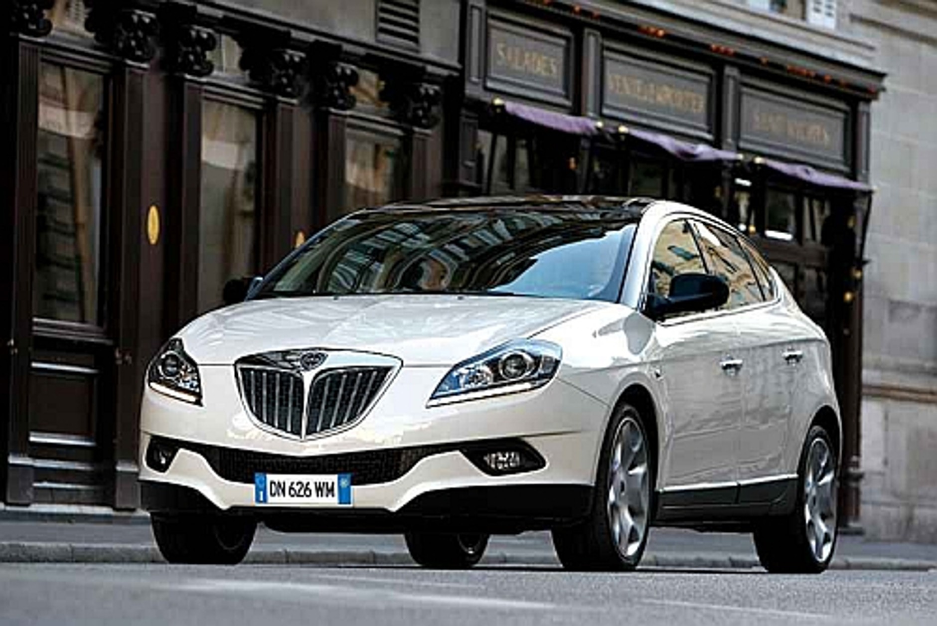 Lancia Delta na Warsaw Fashion Street