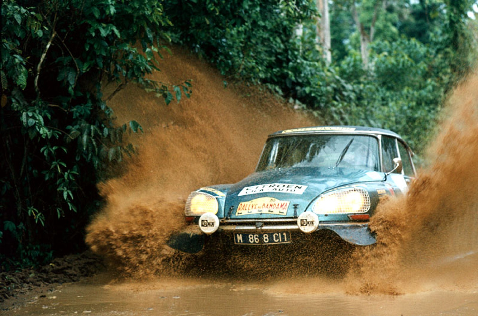 50 kultowych aut w Paradzie Zabytkowych Citroënów w Warszawie (3.10)