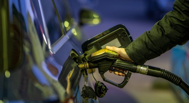 Już dziś zacznij to robić, a zaoszczędzisz nawet tysiące. Paliwo przestanie być kosztowne