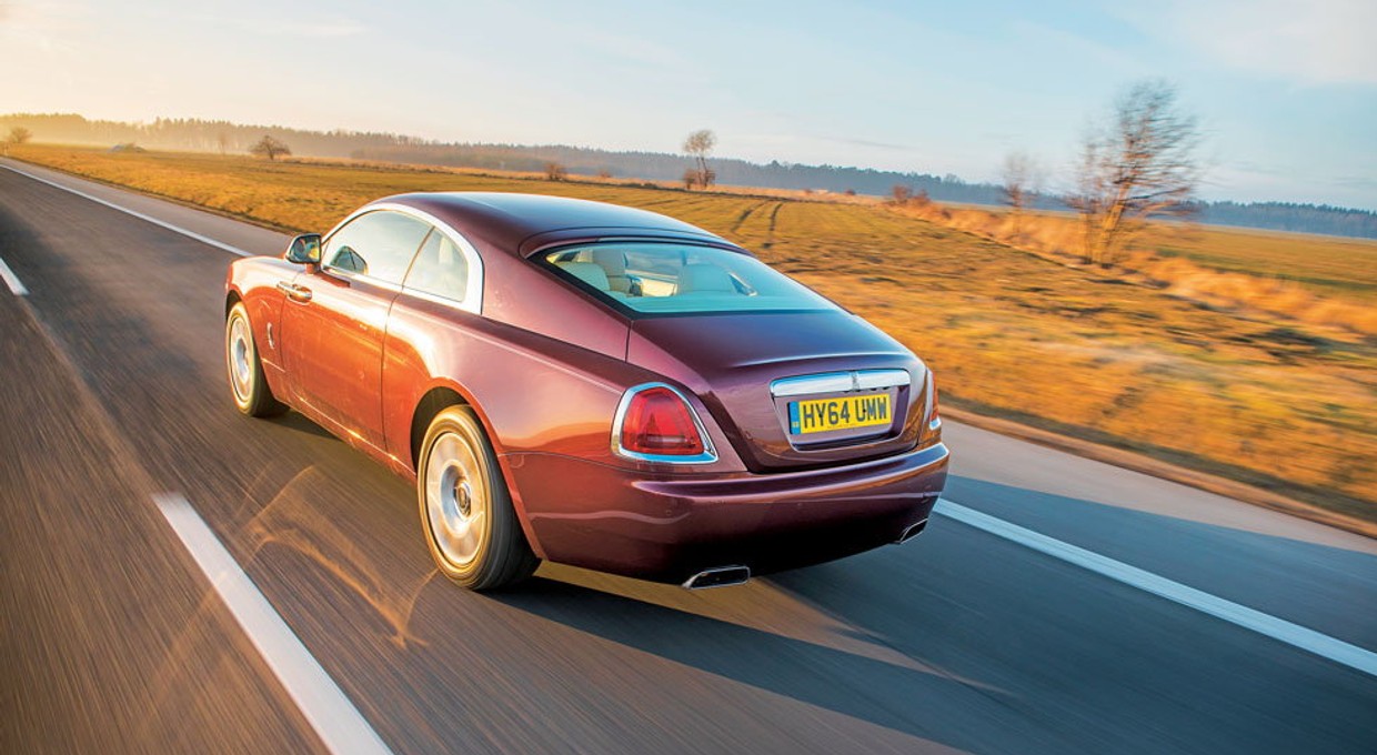 Dwa spalinowe modele Rolls-Royce'a ustępują miejsca "elektrykowi". Zastąpi je Spectre