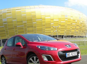 Peugeot 308 FL: Świeża twarz