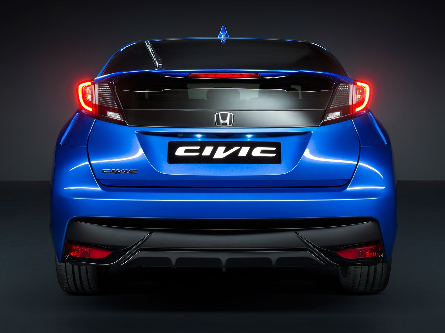 Odświeżona Honda Civic w Paryżu