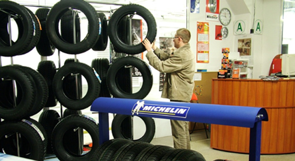 Stare nowe Opony - kto je kupi?