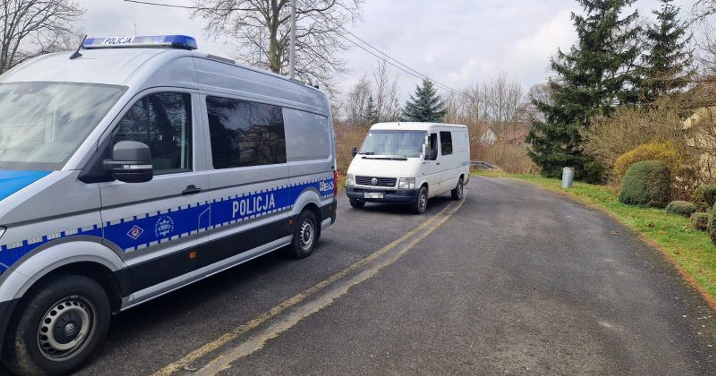 Policjanci zatrzymali Volkswagena. Jego kierowca nie tylko pił