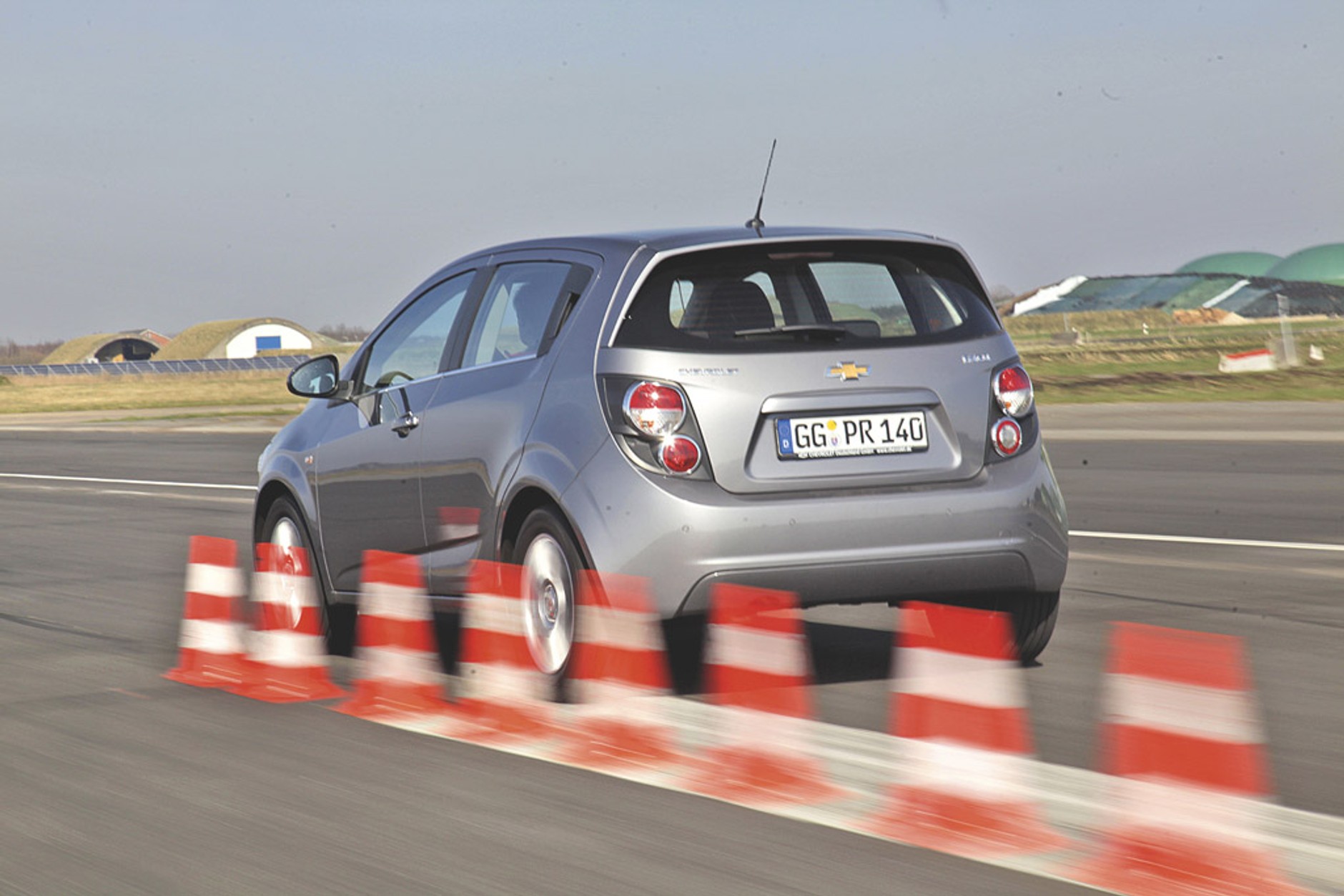 Peugeot 208 kontra Fiat Punto i Chevrolet Aveo: lew ruszył na łowy