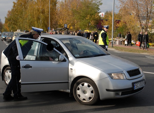 Jeszcze dzisiaj na polskich drogach można spodziewać się tysięcy policjantów