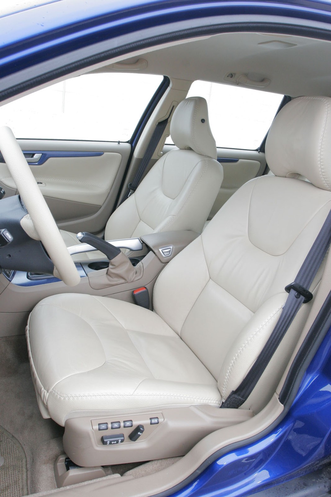 Kombi z dieslem na dobre i złe drogi - Volvo XC70 Cross Country