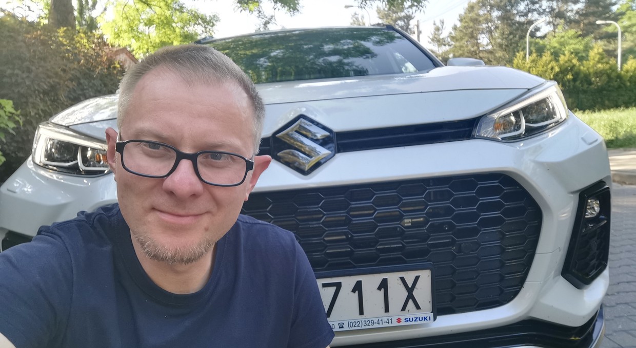Testowałem Toyotę RAV4 przebraną za Suzuki. Czy warto kupić Suzuki Across?