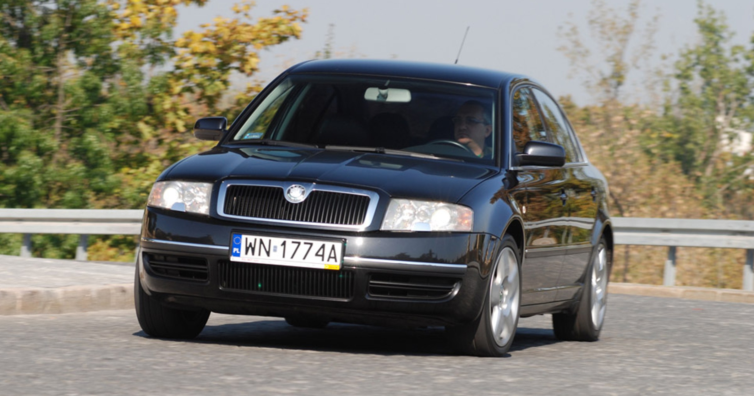 Skoda Superb 2.5 TDI: Wygoda i dynamika obciążone pewnym ryzykiem