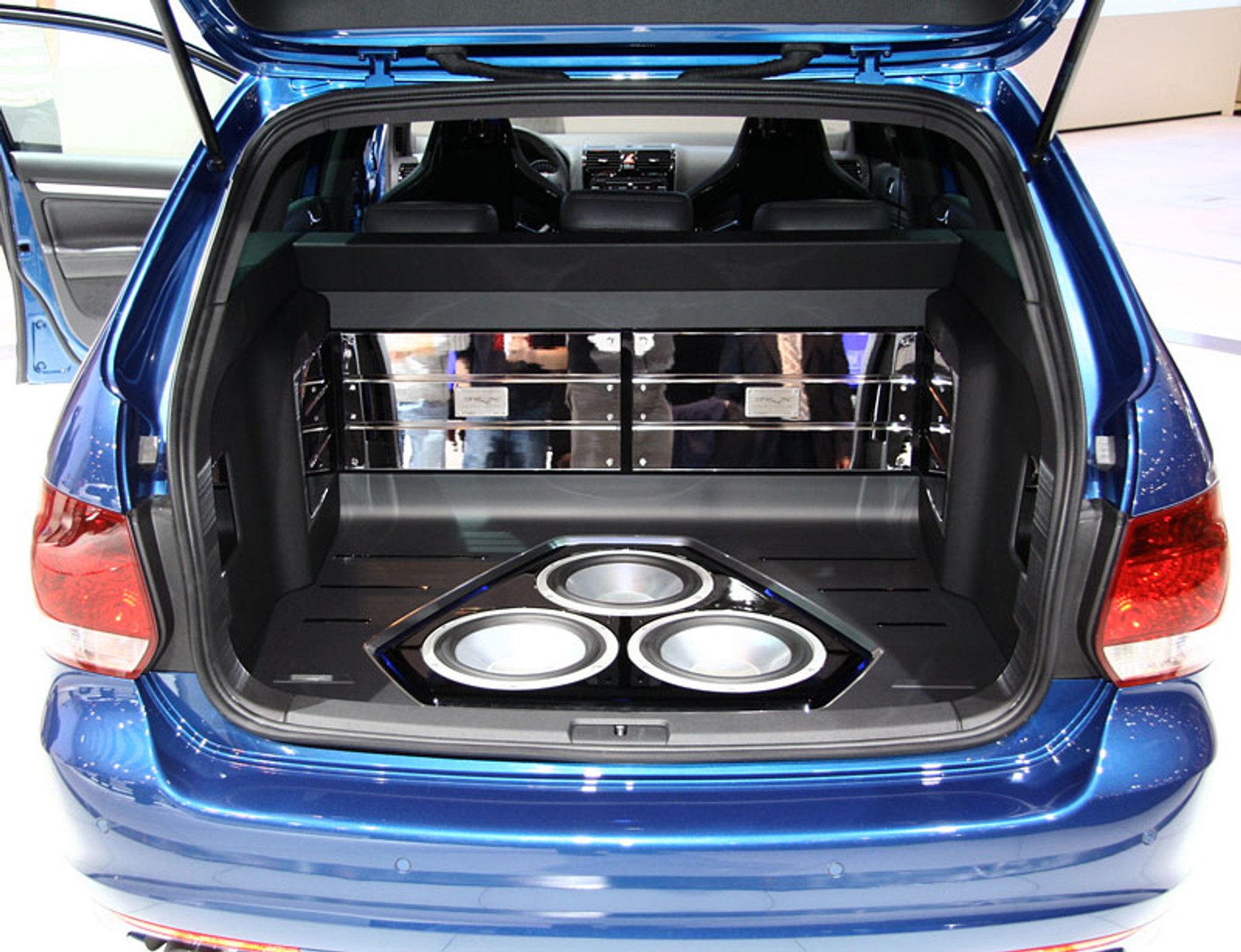 Essen Motor Show 2007: Volkswagen Golf Variant RaVe 270 – premiéra tuningowego konceptu