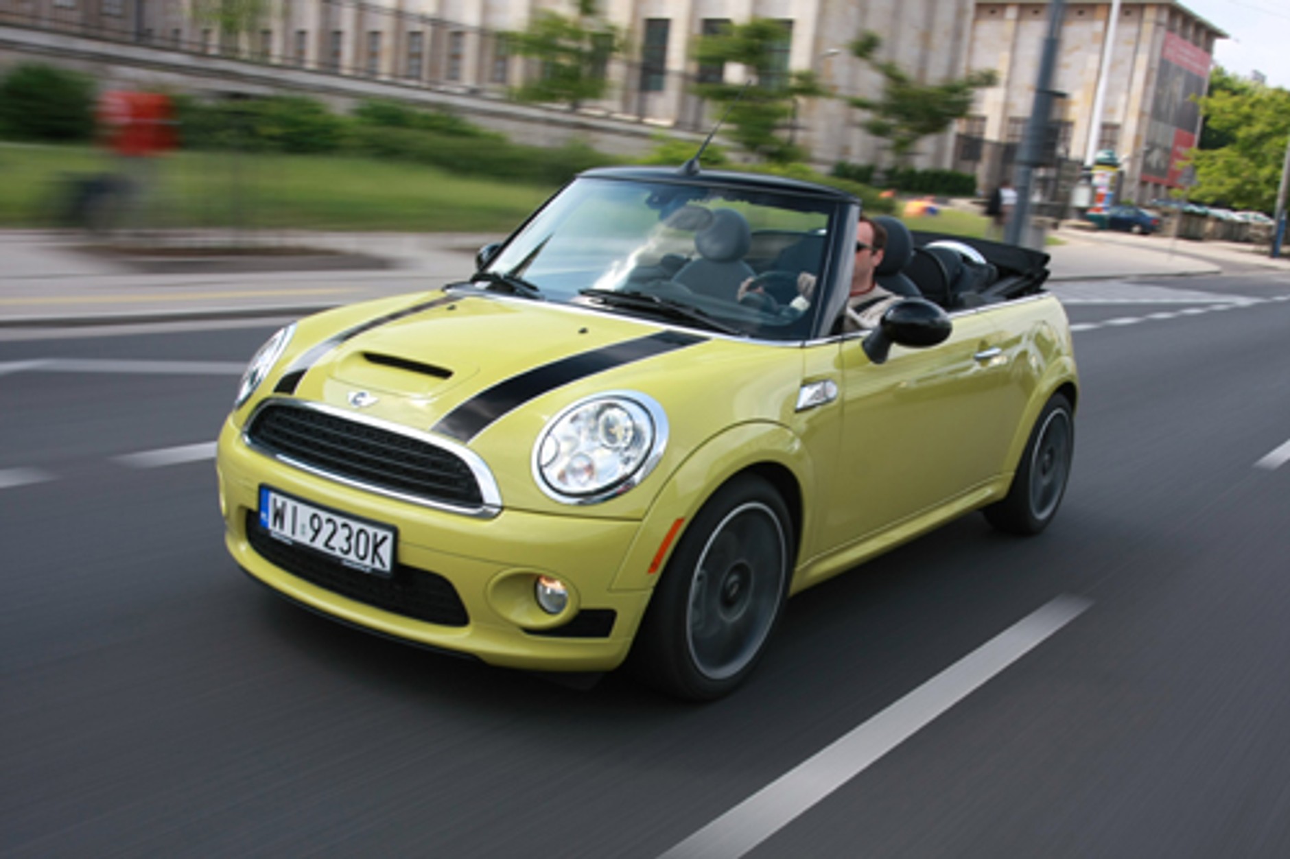 Mini Cooper S Cabrio: Zadziorny i bez dachu