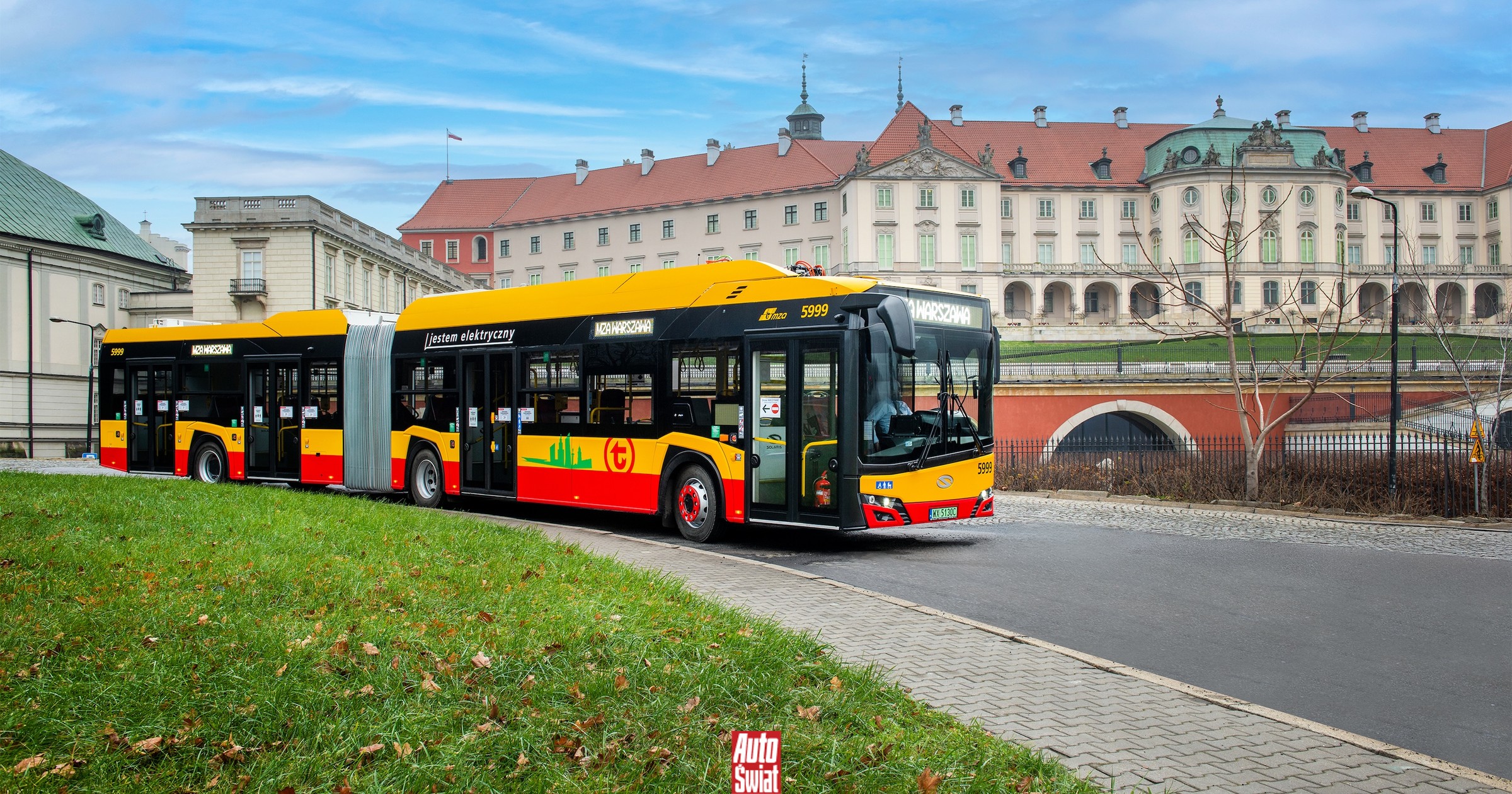 Warszawa rozbuduje flotę autobusów. MZA zamówiły 79 Solarisów