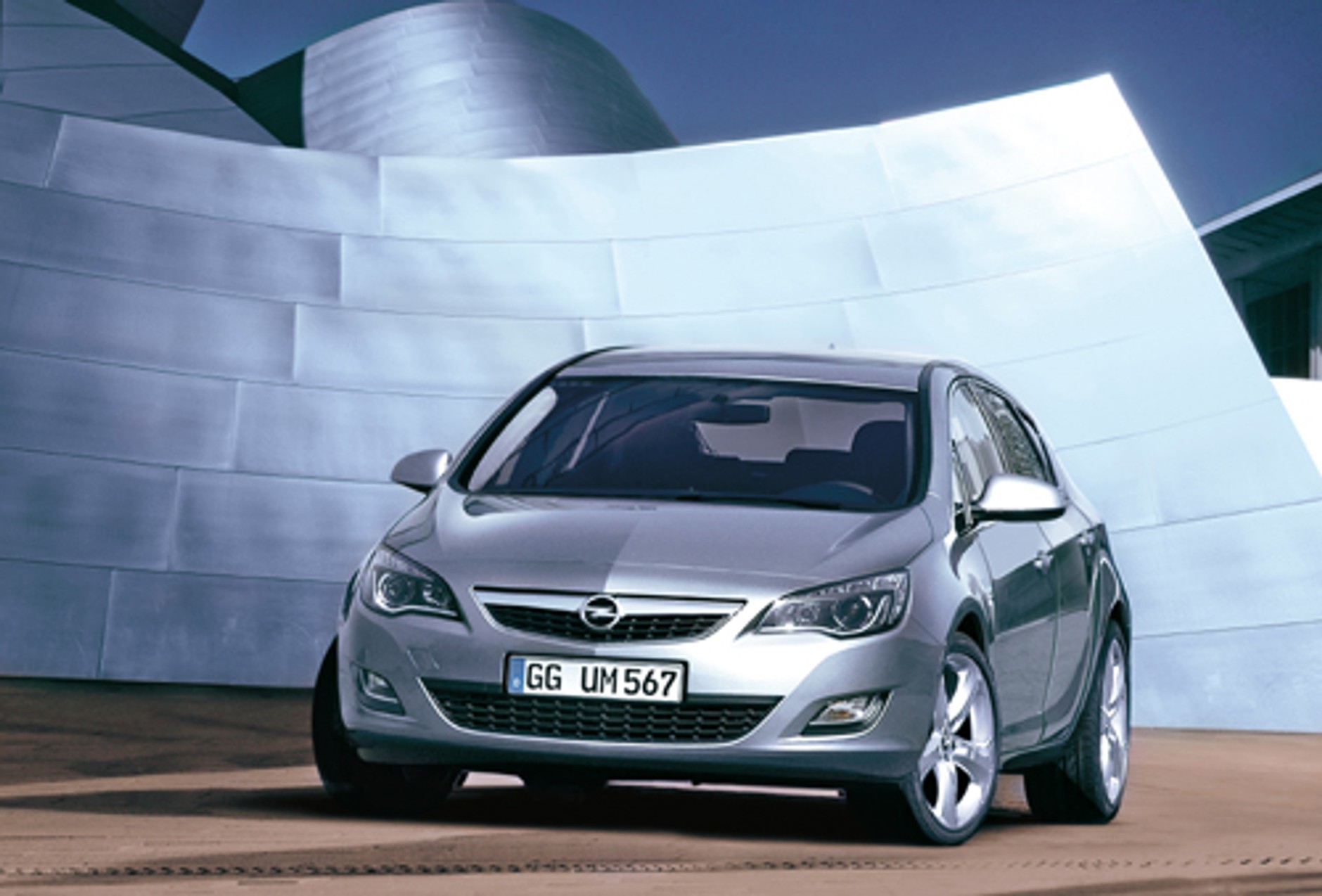 Nowy Opel Astra wygląda jak mała Insignia