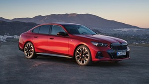 BMW serii 5 staje się elektryczne, ale to nie oznacza, że nie kupimy już wersji spalinowej