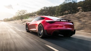 Tesla Roadster znowu opóźniona. Tym razem z powodu modnej wymówki