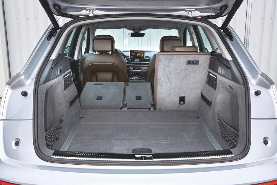 Nowe Audi Q5 kontra BMW X3, Land Rover Discovery Sport i Mercedes GLC