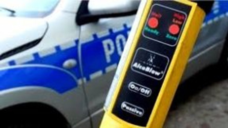 Policjanci zatrzymali dwóch kierowców. Obaj nie mieli prawa jazdy