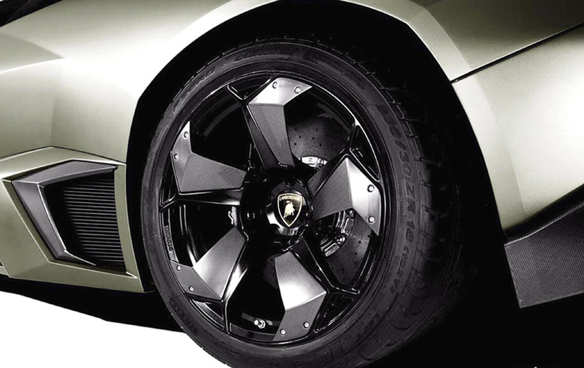 Lamborghini Reventon kontra Tornado: wyścig dla kamer telewizyjnych