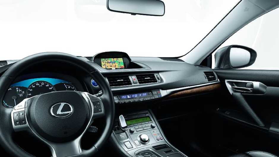 TomTom w Lexusie i w samochodach grupy PSA