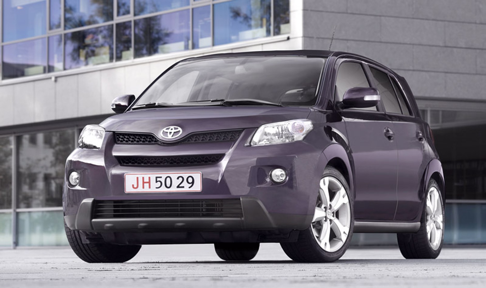 Paryż 2008: Toyota Urban Cruiser – miejski crossover z napędem 4x4 i nowym silnikiem 1,33 Dual VVT-i