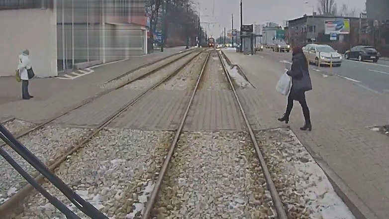 Nagranie z tramwaju mrozi krew w żyłach