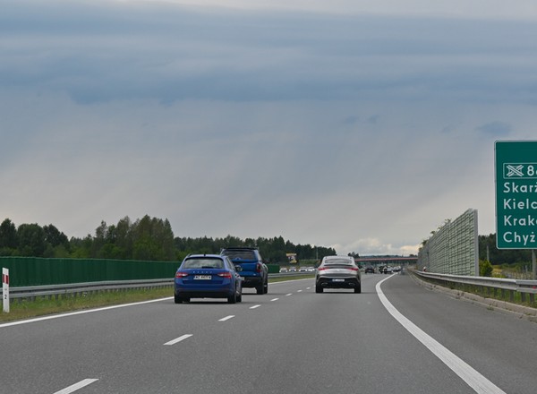 Ograniczenia w ruchu na 11 listopada obowiązują już dzień wcześniej. Kto musi się zatrzymać?