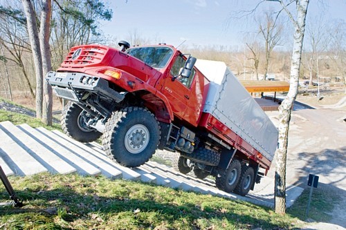 Mercedes Zetros 2733 A 6x6 - Silnik do przodu!