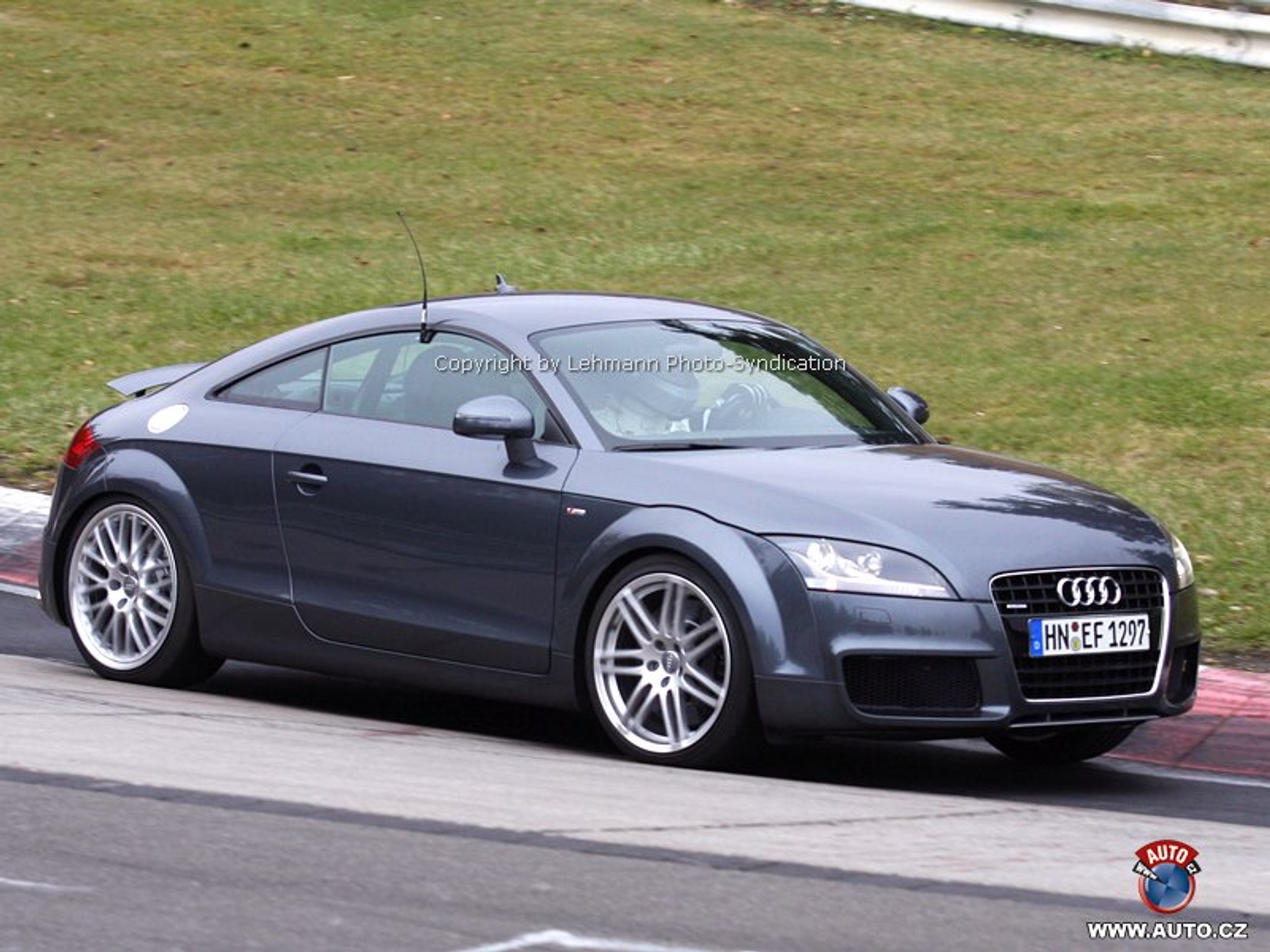 Zdjęcia szpiegowskie: Audi TT RS bez maskowania krążące po torze