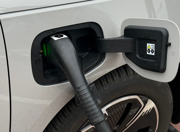 Gdzie się podziewa ten prąd? Straty energii podczas ładowania są takie, że się zdziwisz