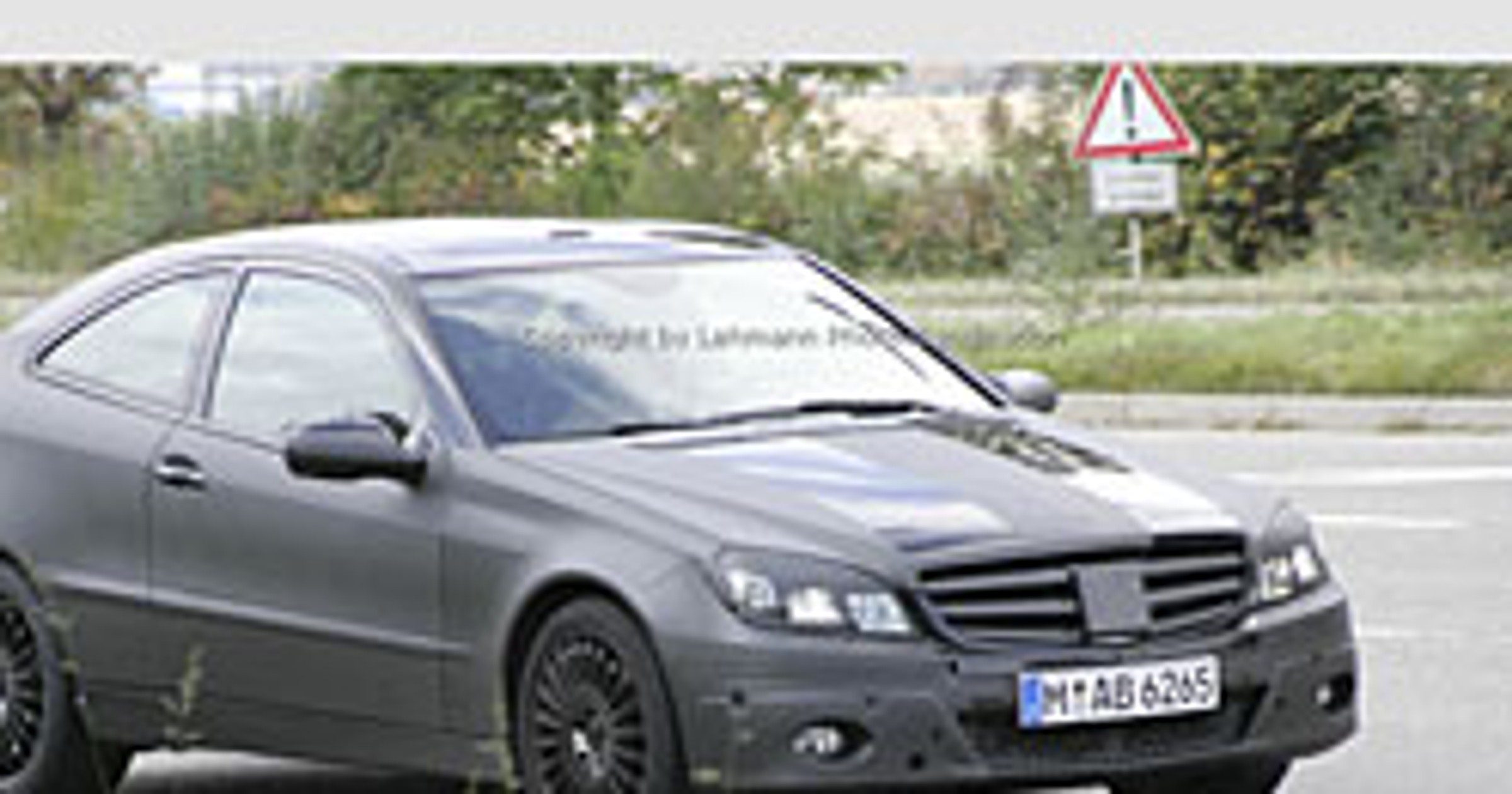 Zdjęcia szpiegowskie: Mercedes-Benz C Sport Coupe konkurentem BMW 1 i Audi A3
