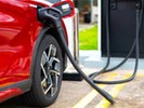 Gdzie jest najdroższy i najtańszy prąd w Europie? I my się dziwimy, że elektryki nie podbiły Polski