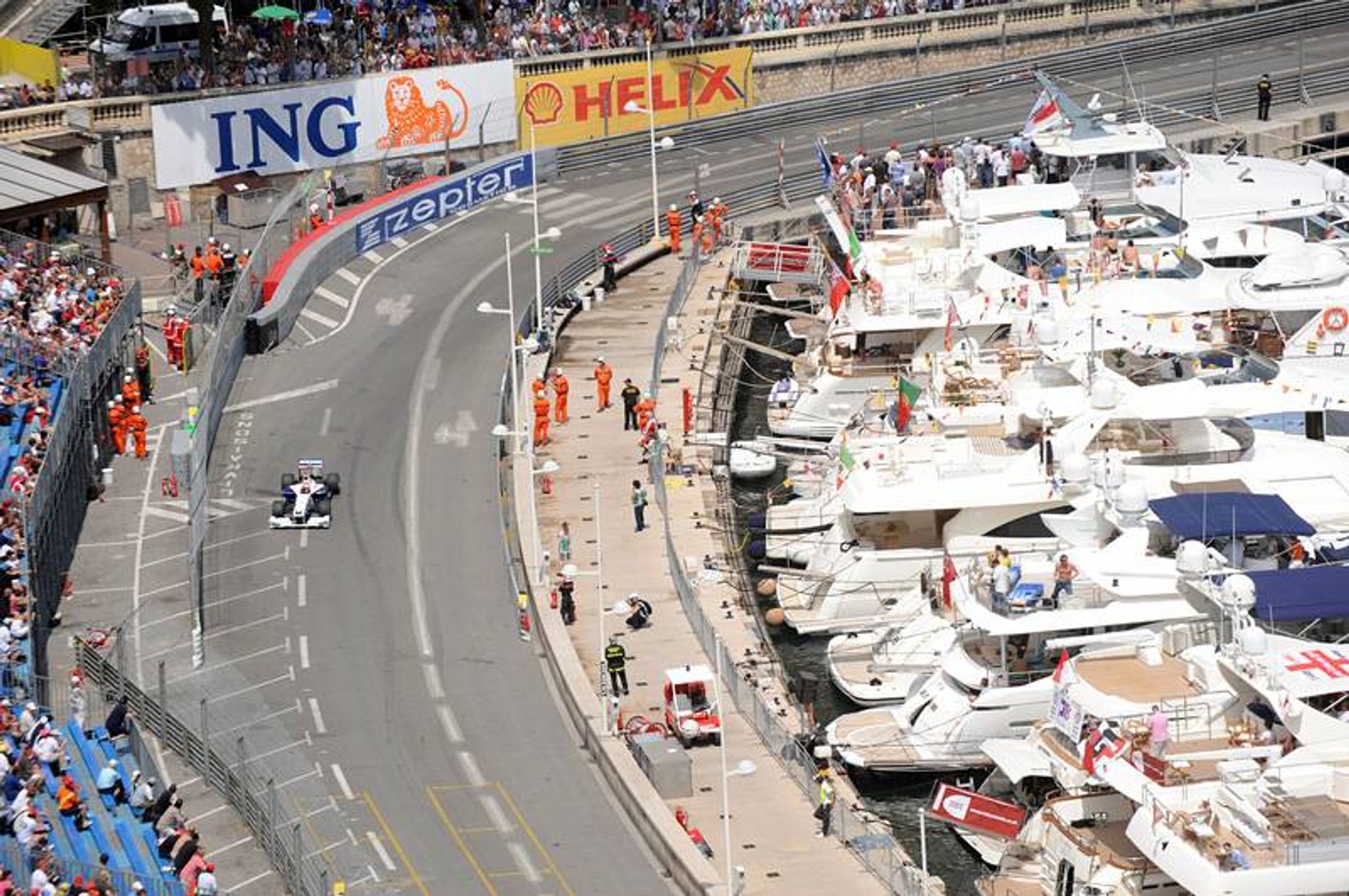 Grand Prix Monaco 2009: Button królem, Kubica w garażu (fotogaleria)