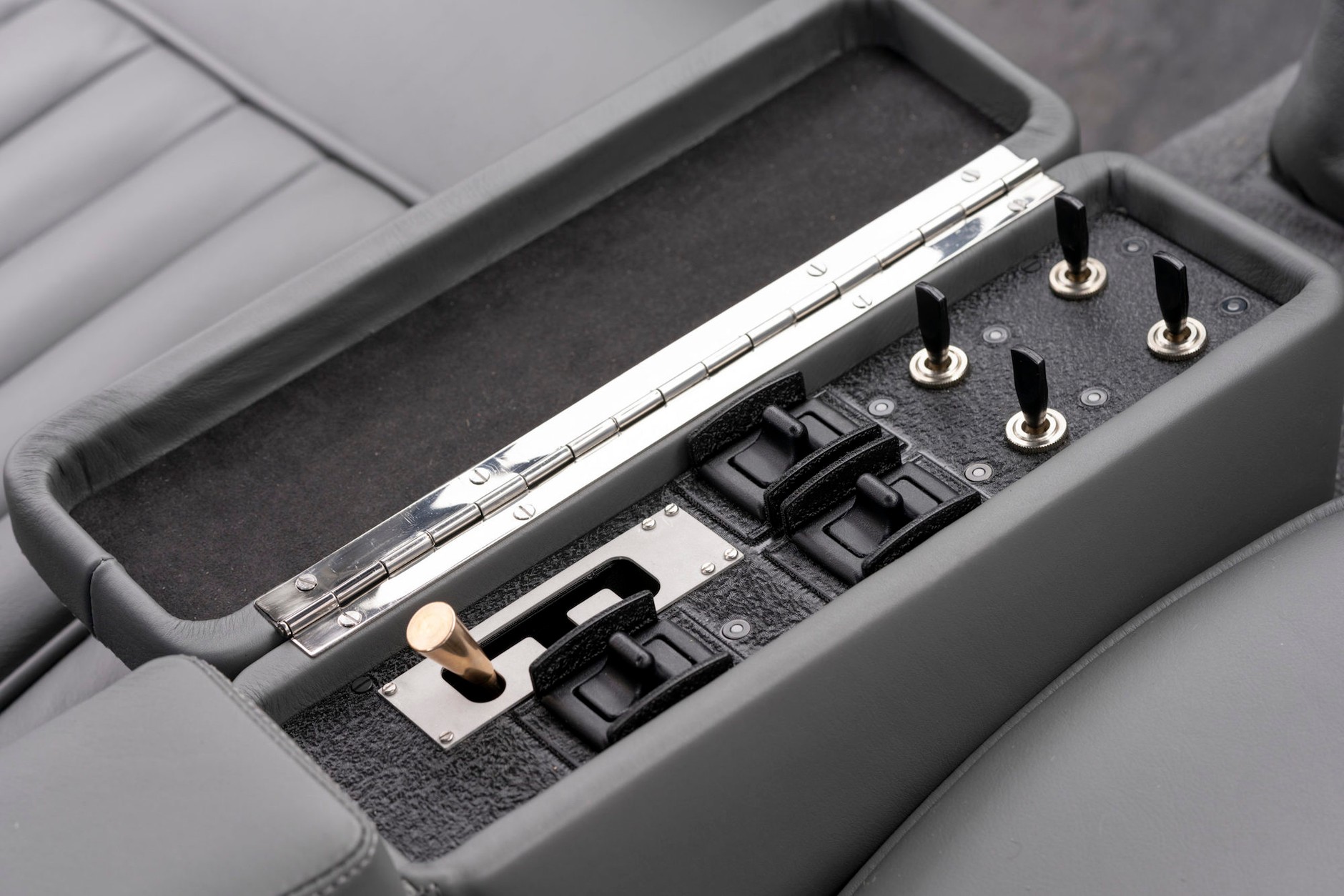 Aston Martin DB5 Goldfinger Continuation