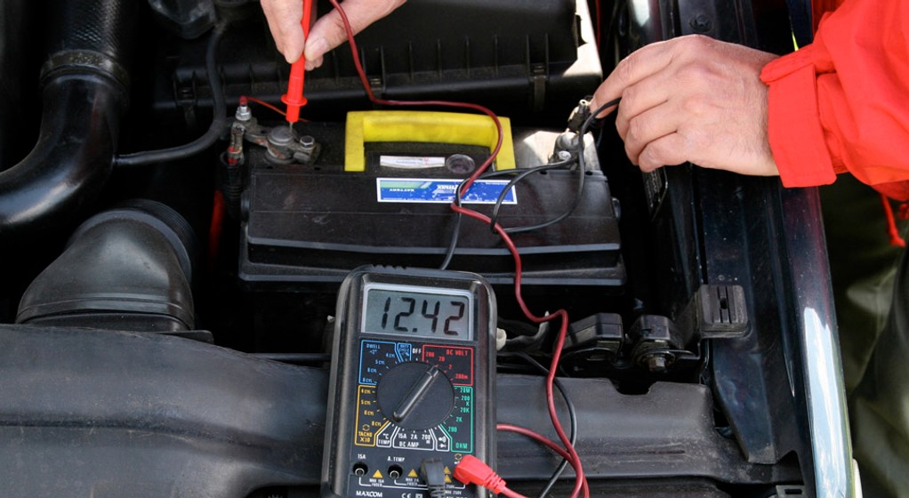 Auto na zimę: Elektryka to podstawa, zrób przegląd instalacji elektrycznej