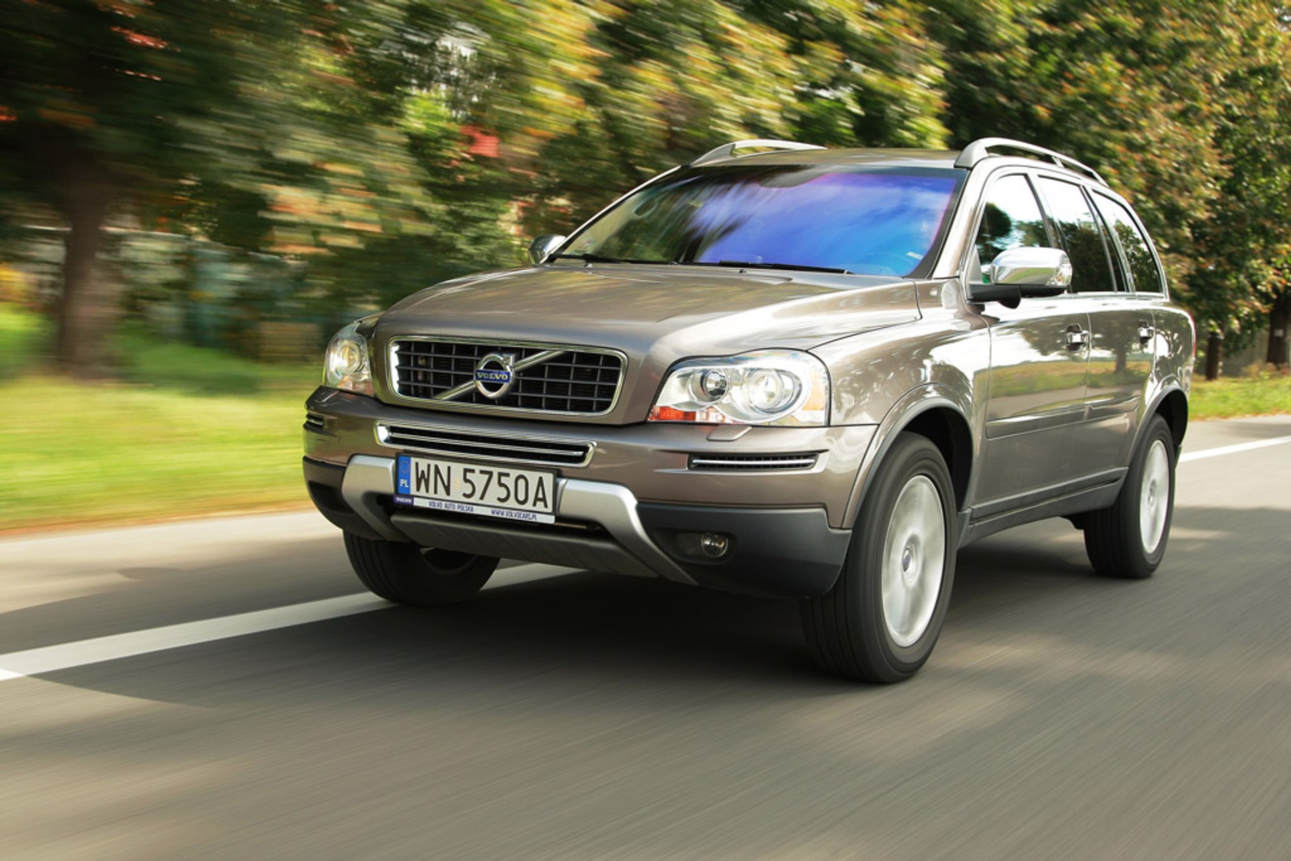 Volvo XC90: za ładny, by po prostu wjechać nim w błoto