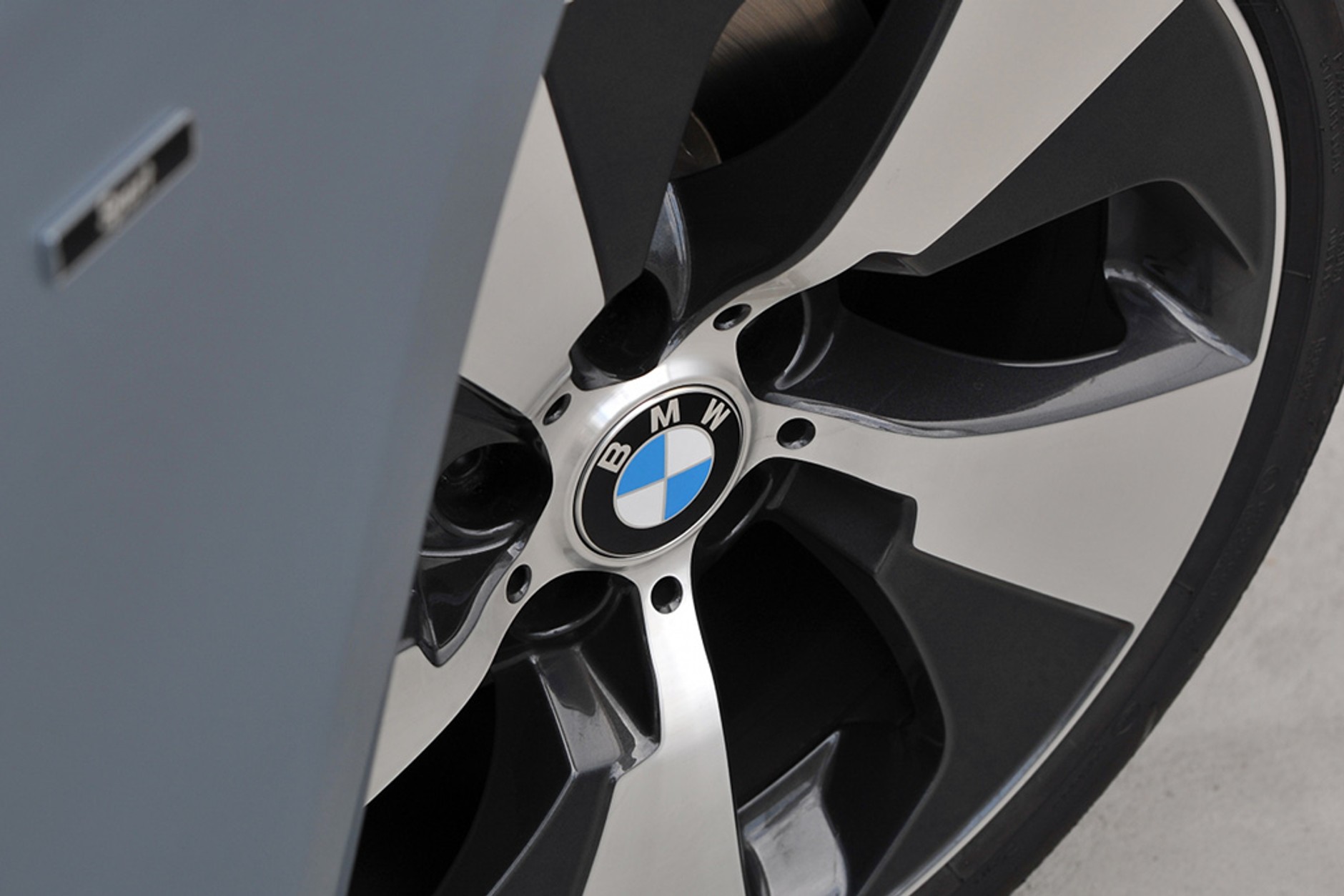 BMW ActiveHybrid3: hybryda na sportowo